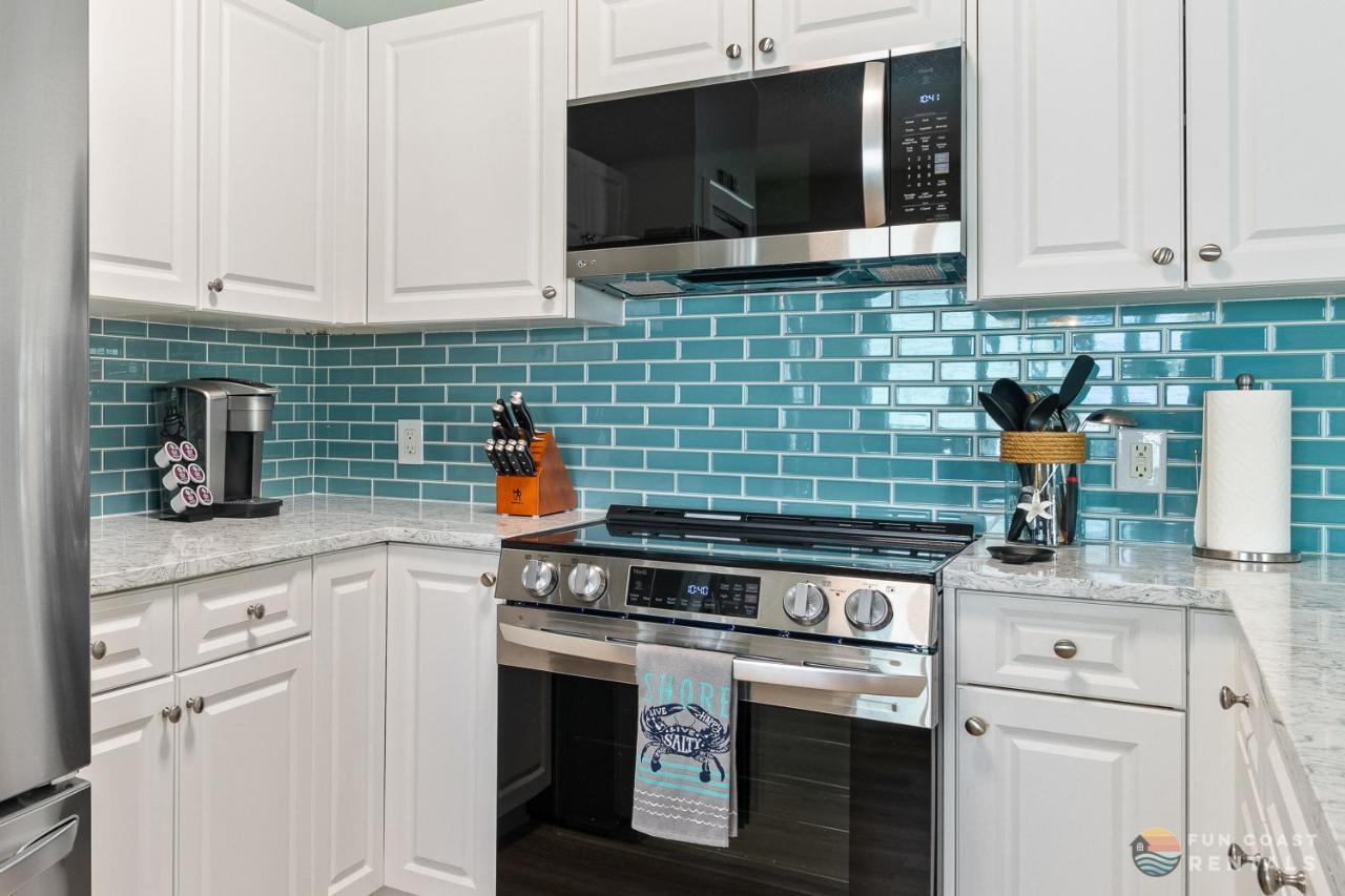 On Flagler Avenue! Dog Friendly With Balcony And Parking Walk To The Beach! New Smyrna Beach Exteriör bild